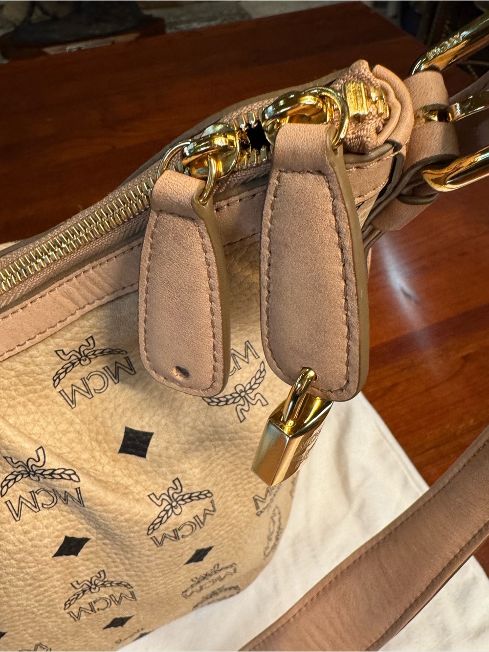 MCM Vintage Visetos 97027 ZipTop Shoulder Bag Tan Leather Gold Hardware NearMint - Picture 5 of 16